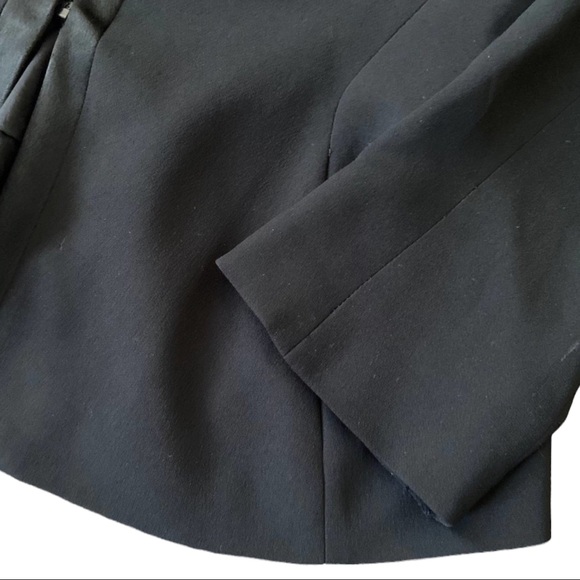 Tahari Women's Size 12 Black Polyester Blazer - Picture 4 of 10